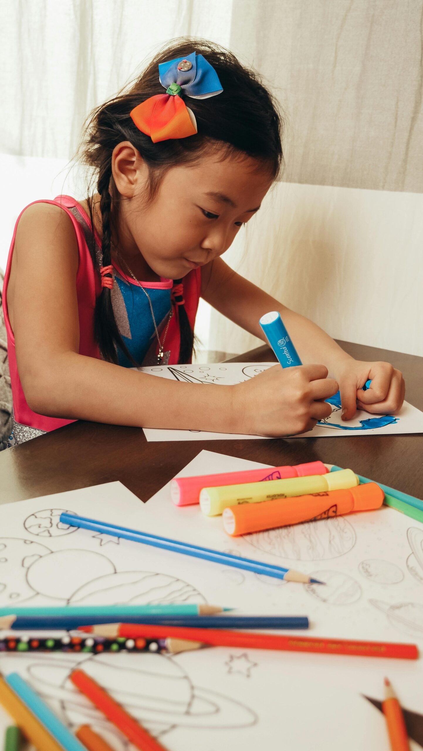 Tha-girl-is-was-drawing-